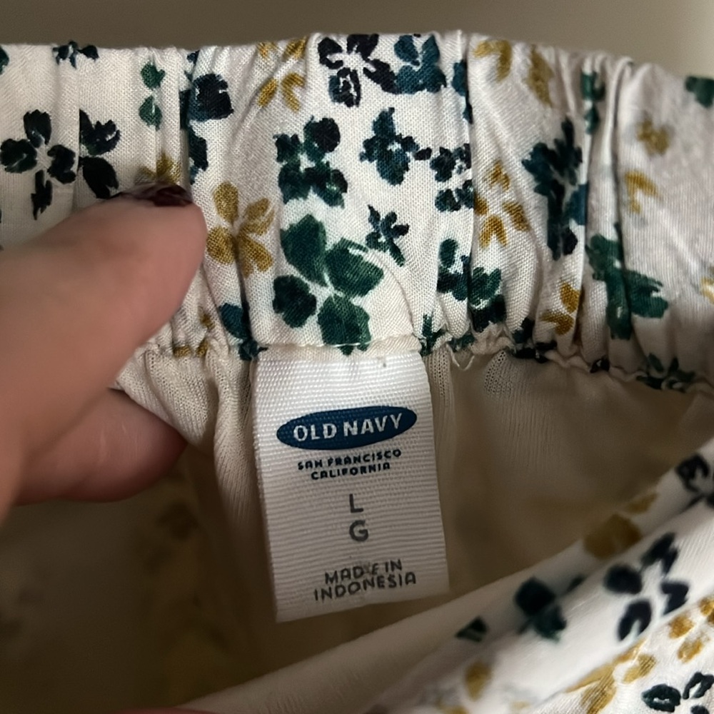 OLD NAVY Emerald/Gold/Cream Floral 2-Pocket Flare Skirt, Sz Large, GUC. - Picture 7 of 9